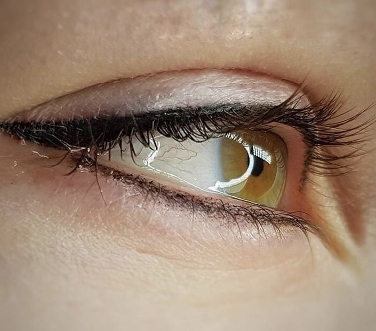 Новый бьюти-тренд: макияж для глаз с акцентом на нижнее веко